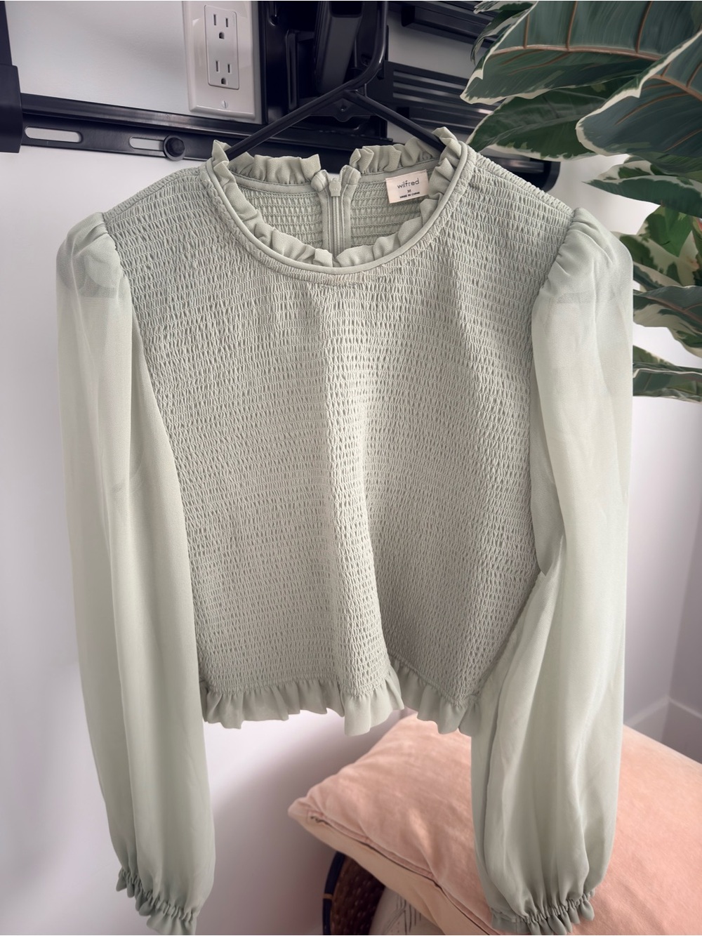 Aritzia Wilfred Tempest Blouse in Medium